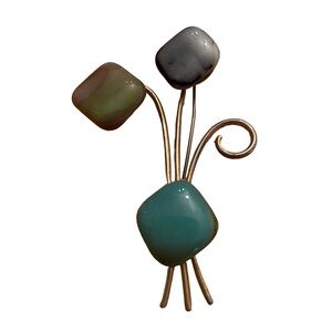 Beautiful MCM Broche stone and fan design